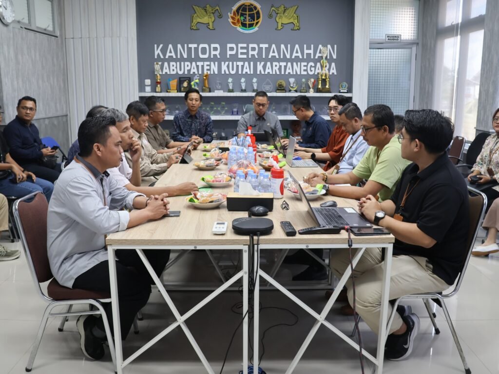WhatsApp Image 2026 06 26 at 19.21.16 Kakanwil BPN Provinsi Kalimantan Timur Laksanakan Kunjungan Kerja Perdana ke Kantor Pertanahan Kabupaten Kutai Kartanegara PROKALTIM