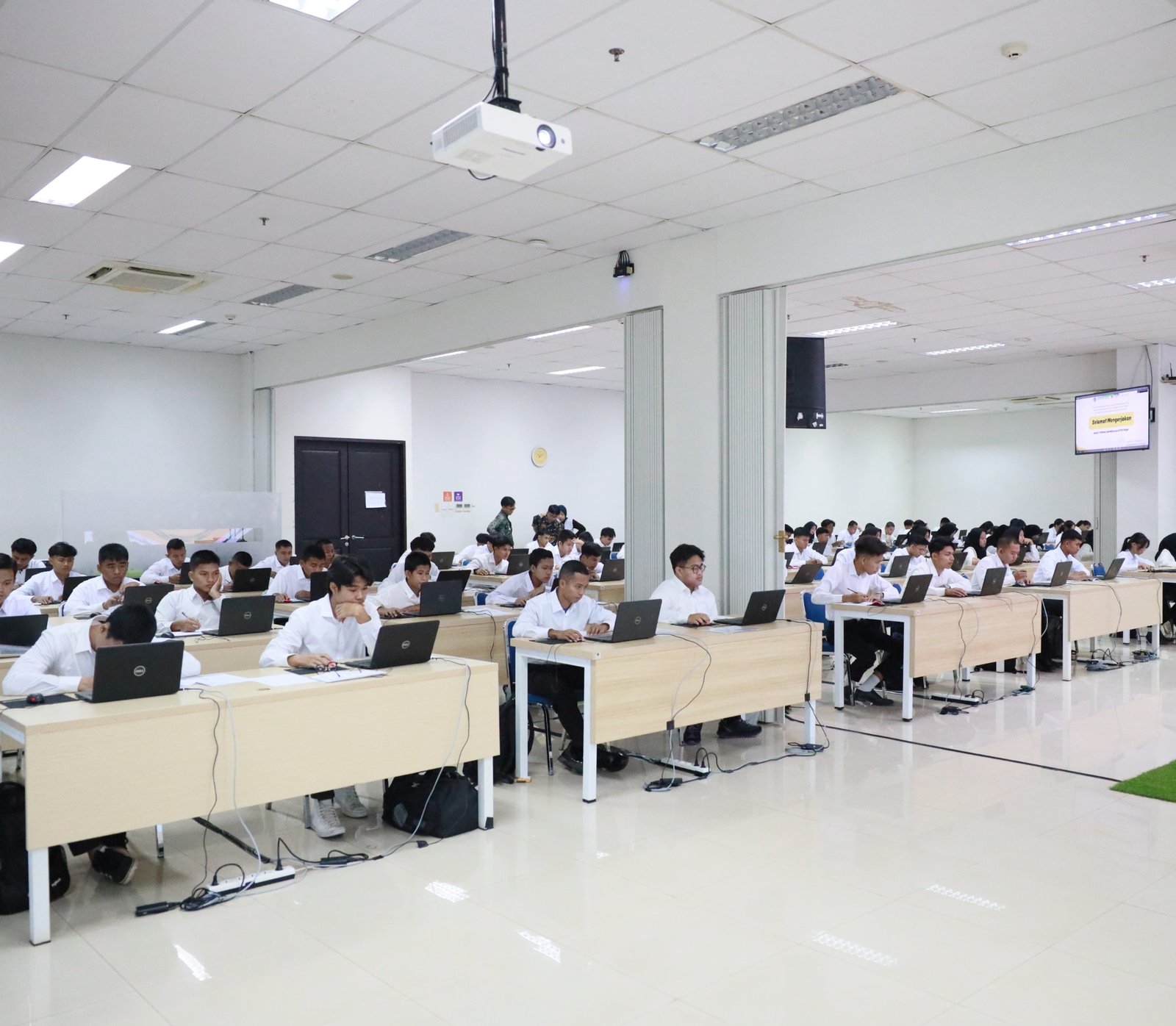 Semangat Mengabdi Warnai Suasana Seleksi Penerimaan Taruna Baru Politeknik Agraria STPN PROKALTIM 1 WhatsApp Image 2026 07 03 at 21.10.31 Semangat Mengabdi Warnai Suasana Seleksi Penerimaan Taruna Baru Politeknik Agraria STPN PROKALTIM