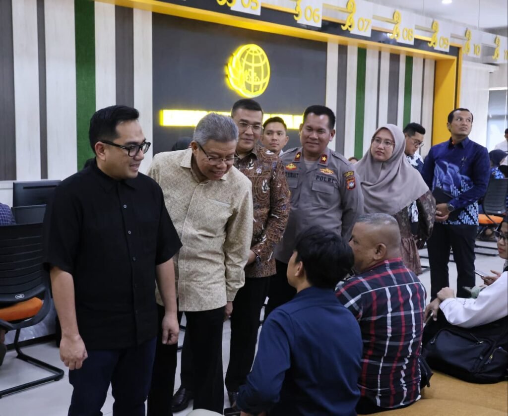 WhatsApp Image 2026 07 09 at 18.10.03 Tinjau Kantah Kota Batam Bersama Komisi II DPR RI, Wamen ATR/Waka BPN Pastikan Pelayanan Pertanahan Berjalan Efisien PROKALTIM