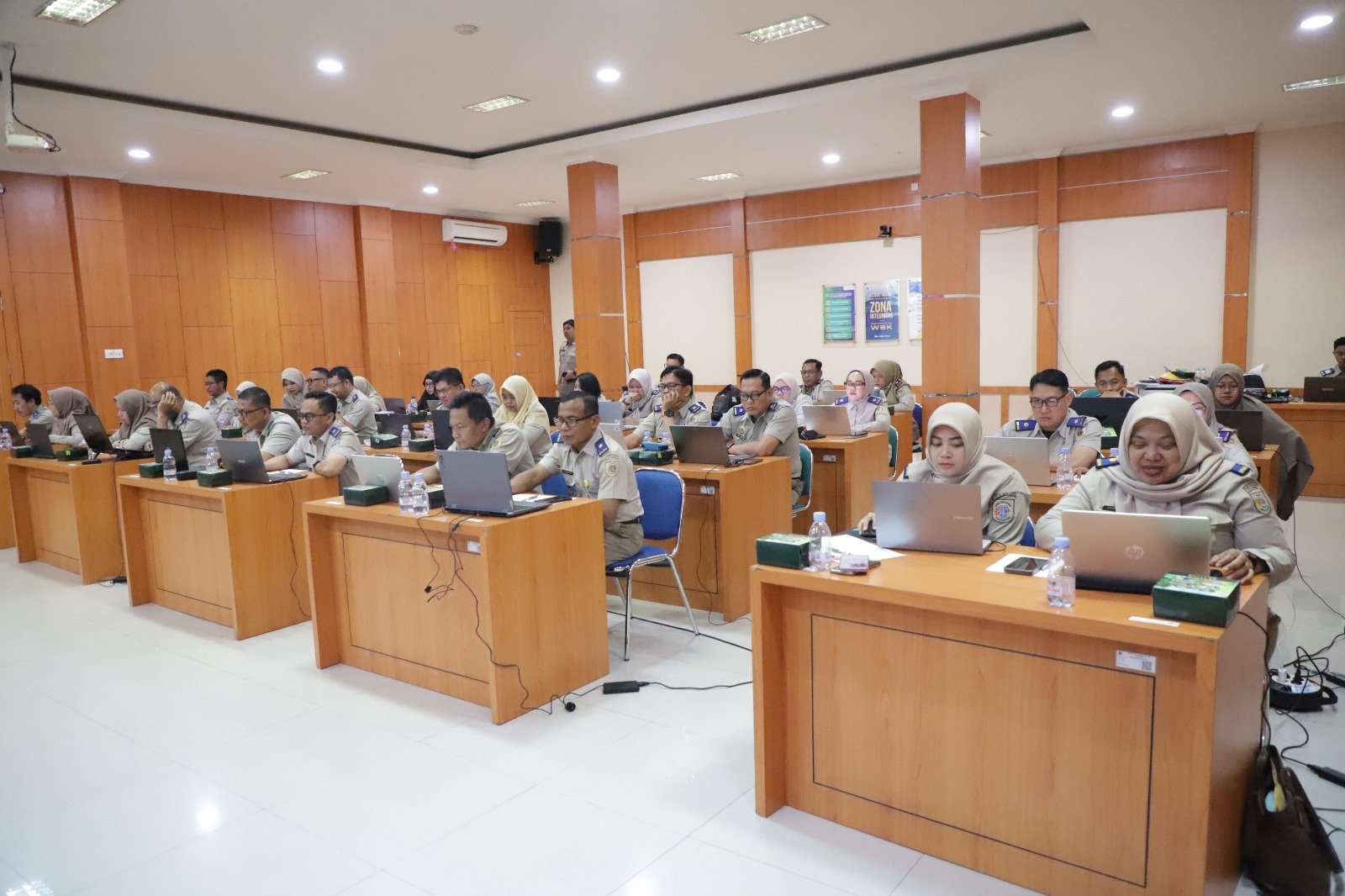 Kanwil BPN Provinsi Kalimantan Timur Fasilitasi Ujian Seleksi KRS Jabatan Administrator Tahun 2026 PROKALTIM 1 WhatsApp Image 2026 07 14 at 20.41.08 Kanwil BPN Provinsi Kalimantan Timur Fasilitasi Ujian Seleksi KRS Jabatan Administrator Tahun 2026 PROKALTIM