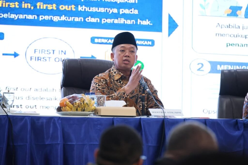 WhatsApp Image 2026 07 19 at 10.59.01 Kumpulkan Jajaran di Jatim, Menteri Nusron: Masuki Periode Transformasi Organisasi dan Layanan, Tempatkan Rakyat sebagai Raja yang Harus Dilayani PROKALTIM
