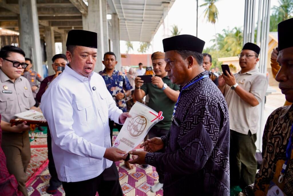 WhatsApp Image 2026 07 23 at 20.32.50 Menteri Nusron Serahkan Sertipikat Wakaf dan Bantuan dari MUI untuk Masjid Salman Alfarisi Aceh Tamiang PROKALTIM