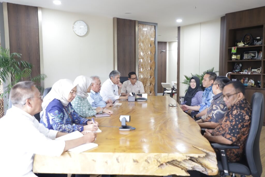 WhatsApp Image 2026 07 23 at 22.59.30 Pererat Silaturahmi dan Koordinasi, Kepala Kanwil BPN Provinsi Kalimantan Timur Lakukan Pertemuan dengan Kepala Otorita IKN PROKALTIM