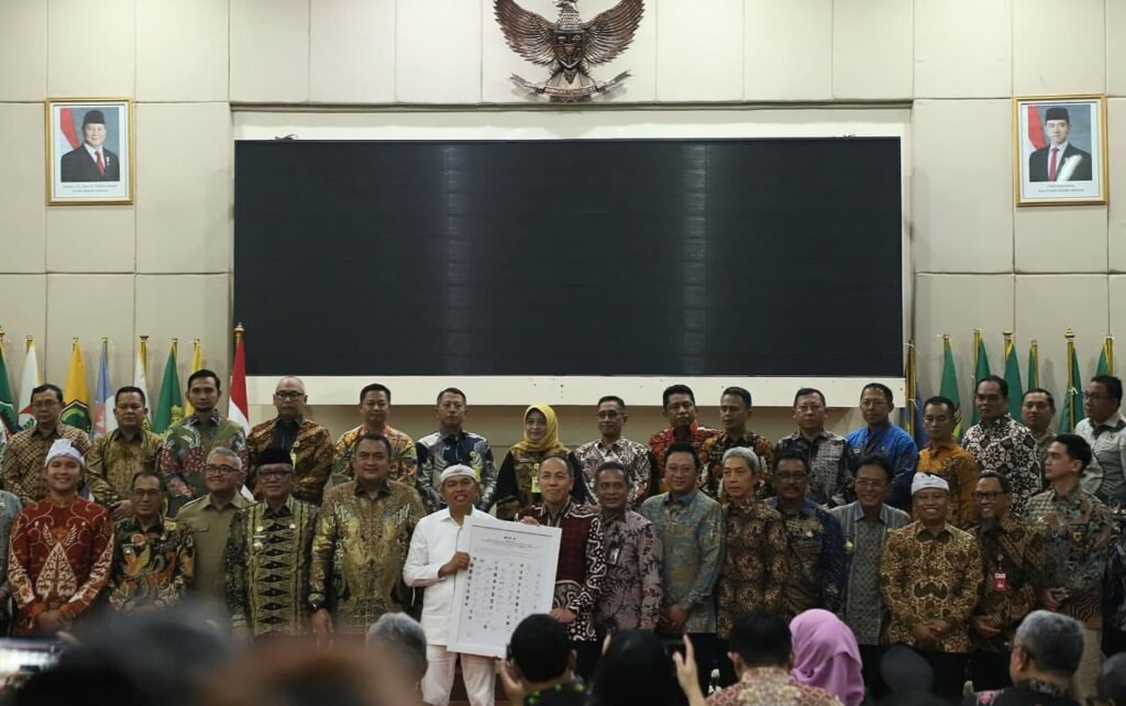 Kementerian ATR/BPN, KPK, dan Pemda Jawa Barat Sepakati Kerja Sama dalam Upaya Pencegahan Korupsi serta Penguatan Ekonomi Daerah PROKALTIM 1 WhatsApp Image 2026 08 04 at 20.52.20 Kementerian ATR/BPN, KPK, dan Pemda Jawa Barat Sepakati Kerja Sama dalam Upaya Pencegahan Korupsi serta Penguatan Ekonomi Daerah PROKALTIM