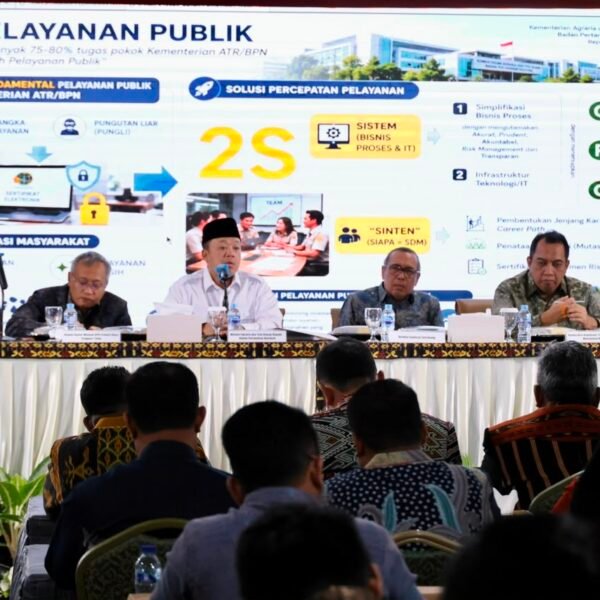 Beri Pengarahan Soal Layanan di Kanwil BPN Provinsi&hellip;