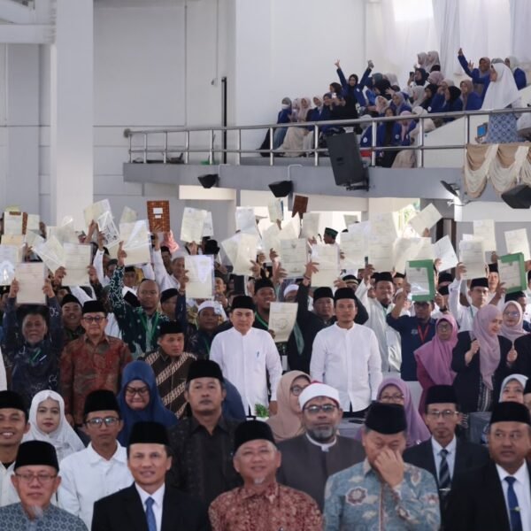 Selembar Sertipikat Menjaga Amanah Tanah Wakaf