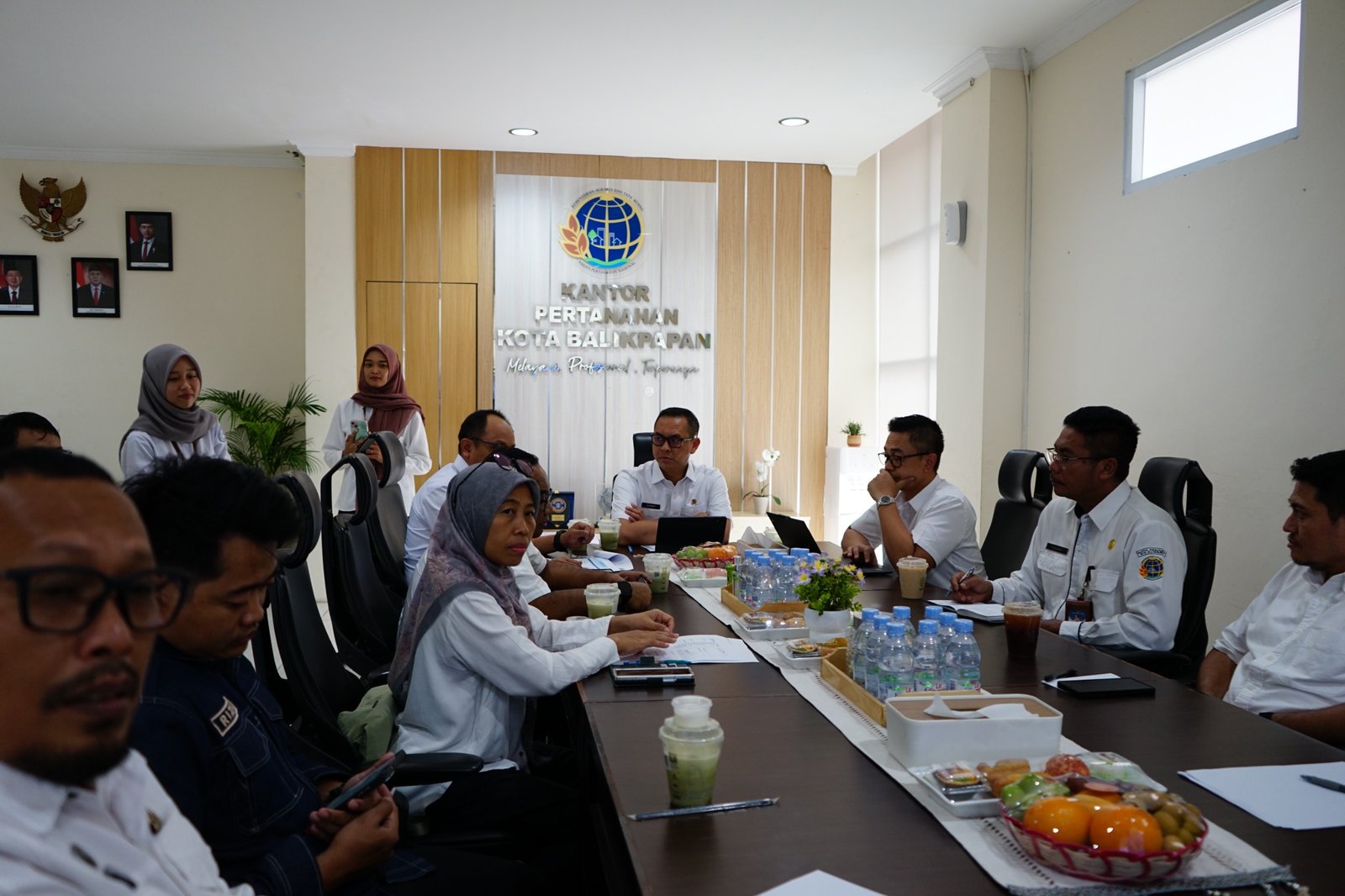 Evaluasi Transformasi Layanan, Kakanwil BPN Provinsi Kalimantan Timur Dorong Penguatan Pelayanan di Kantah Balikpapan PROKALTIM 1 WhatsApp Image 2026 08 26 at 20.33.58 Evaluasi Transformasi Layanan, Kakanwil BPN Provinsi Kalimantan Timur Dorong Penguatan Pelayanan di Kantah Balikpapan PROKALTIM