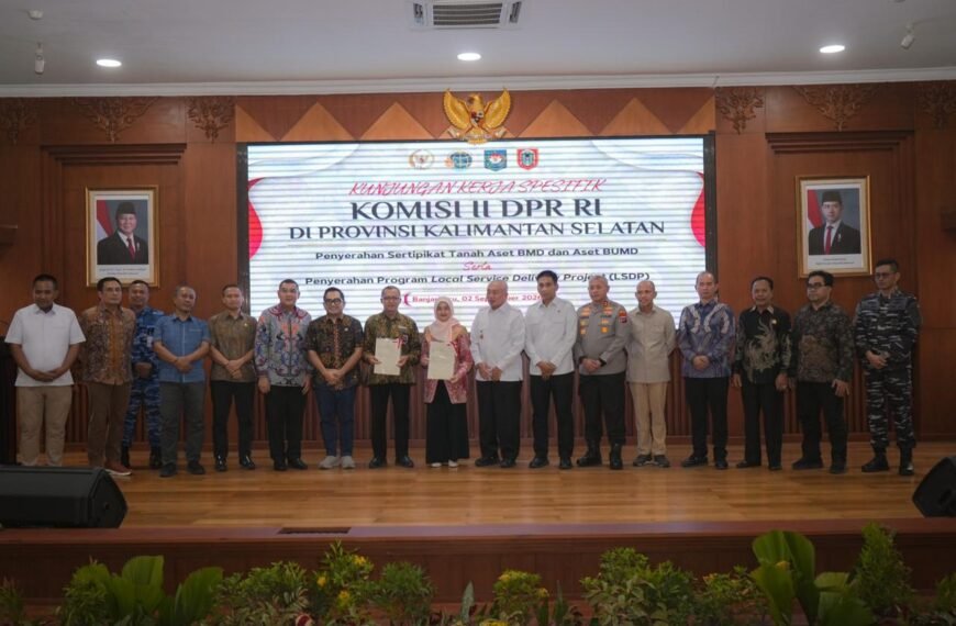 Serahkan Sertipikat Aset BMD dan BUMD&hellip;