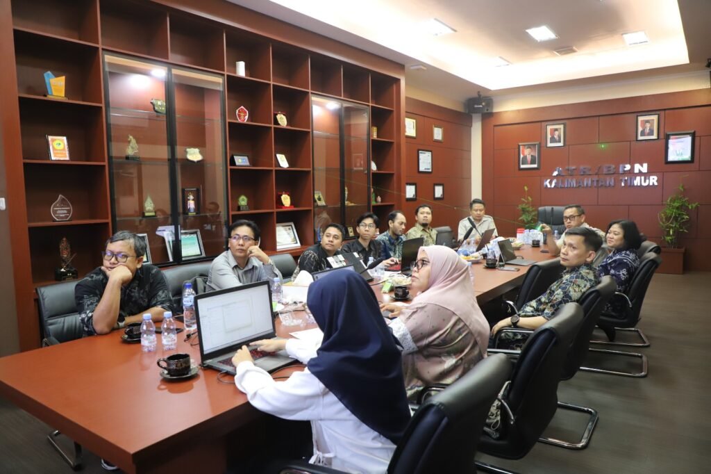 Persiapan Pembuatan Peta ZNT di Empat Kabupaten, Kakanwil BPN Provinsi Kaltim Hadiri Koordinasi ILASPP PROKALTIM 1 WhatsApp Image 2026 09 21 at 20.08.00 Persiapan Pembuatan Peta ZNT di Empat Kabupaten, Kakanwil BPN Provinsi Kaltim Hadiri Koordinasi ILASPP PROKALTIM