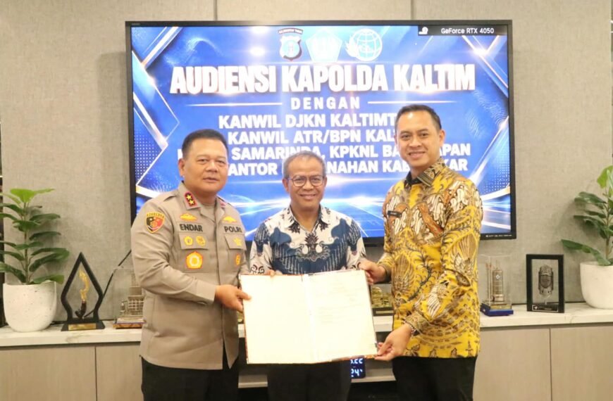Kakanwil BPN Provinsi Kalimantan Timur Serahkan&hellip;
