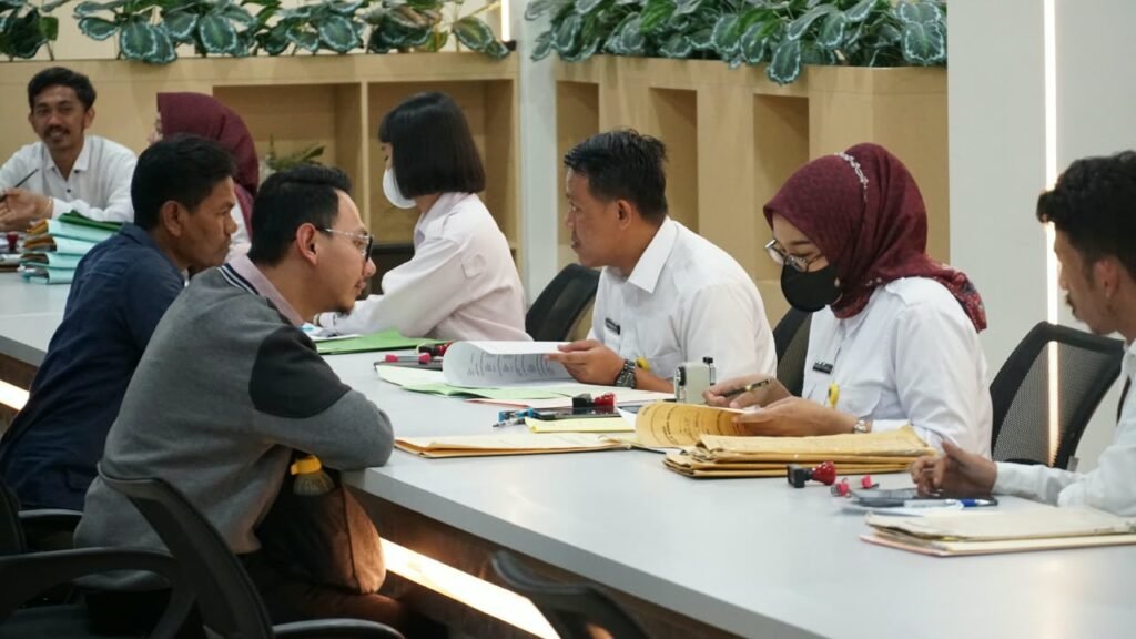 WhatsApp Image 2026 10 03 at 18.33.47 Dulu Pemohon yang Cari Petugas Ukur, Sejak Ada Pengukuran Terjadwal Kini Tanah Diukur Lebih Pasti dan Cepat PROKALTIM
