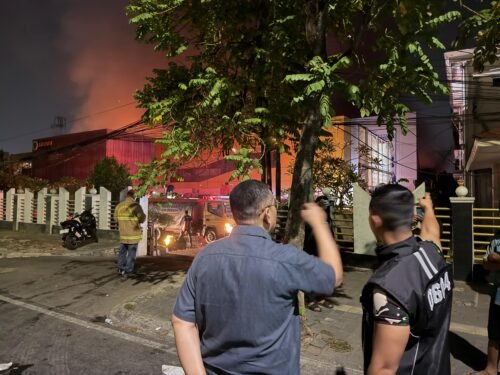 Wamen Ossy Tinjau Langsung Kebakaran Kantah Karawang, Prioritaskan Keselamatan dan Pemulihan Layanan PROKALTIM 2 Ossy Dermawan, mendatangi Kantor Pertanahan Kabupaten Karawang, Jawa Barat