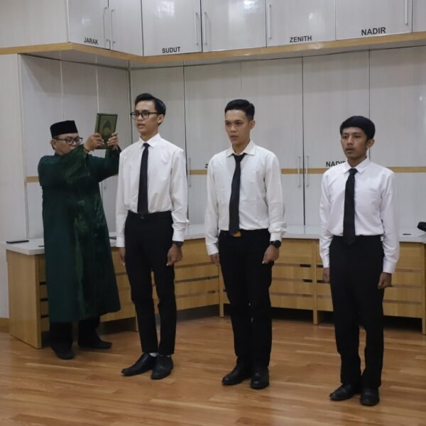 Kantor Wilayah Badan Pertanahan Nasional (BPN) Provinsi Kalimantan Timur melaksanakan pengambilan sumpah jabatan Surveyor Kadastral