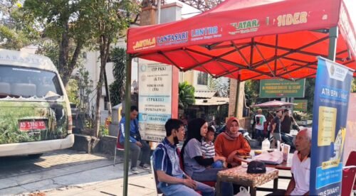 Kini, masyarakat bisa memperoleh informasi awal tersebut melalui layanan ATR/BPN Dekat yang hadir lebih dekat ke tengah pusat aktivitas masyarakat dengan bentuk mobil layanan keliling.