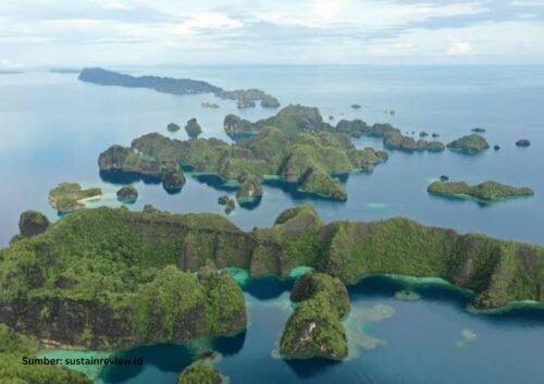 Pulau-pulau kecil terluar yang berada di ujung Indonesia tidak hanya menjadi bagian dari bentang wilayah kepulauan, namun juga memiliki posisi strategis bagi negara