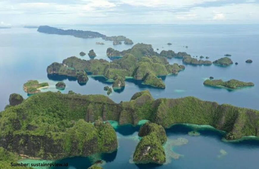 Pulau-pulau kecil terluar yang berada di ujung Indonesia tidak hanya menjadi bagian dari bentang wilayah kepulauan, namun juga memiliki posisi strategis bagi negara