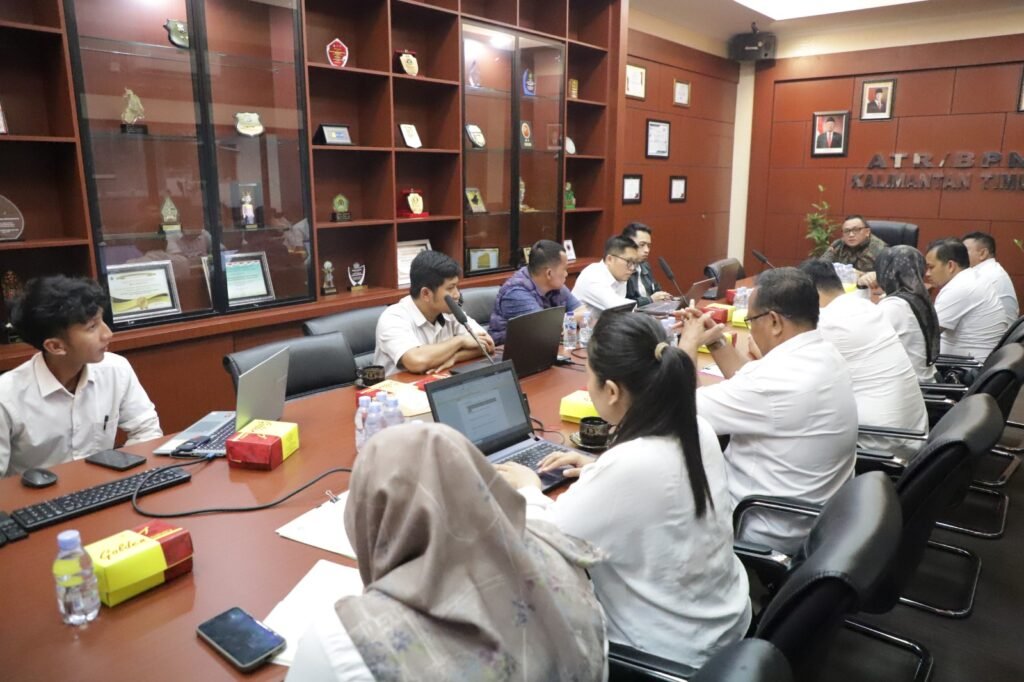 Kantor Wilayah ATR/BPN Provinsi Kalimantan Timur melalui Bidang Pengadaan Tanah dan Pengembangan menghadiri rapat koordinasi terkait permasalahan pengadaan tanah pada frontage Jembatan Pulau Balang