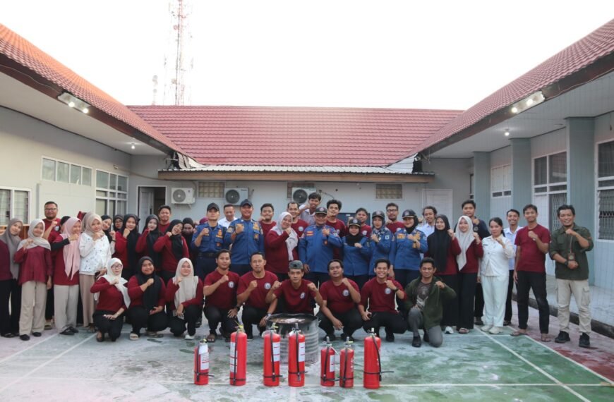 Dalam upaya meningkatkan kesiapsiagaan dan keselamatan kerja di lingkungan kantor, Kantor Pertanahan Kabupaten Paser melaksanakan Pelatihan Penggunaan Alat Pemadam Api Ringan (APAR) dan Penanganan Awal Kebakaran