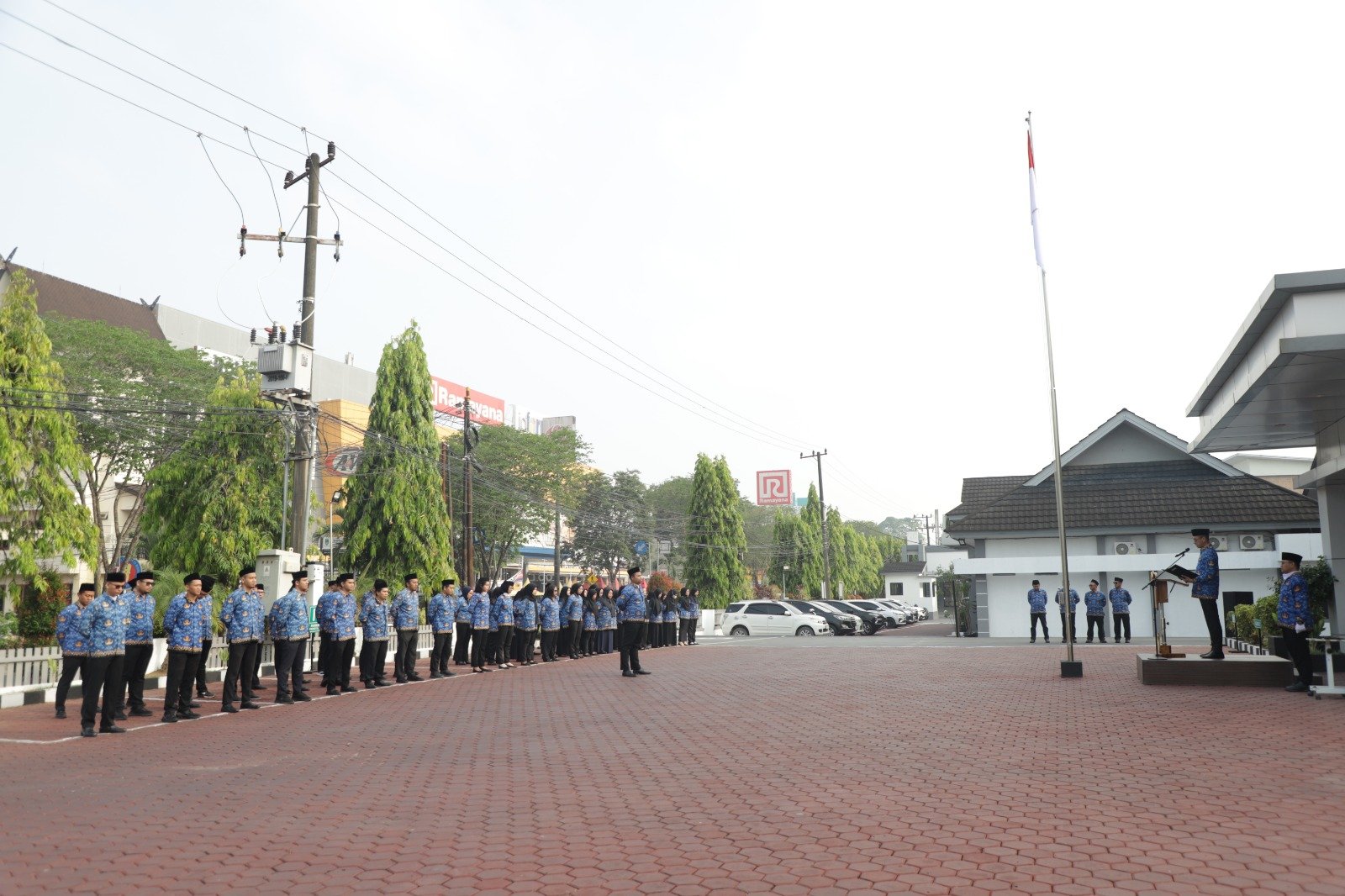 Semangat Patriotik, Gigih, dan Berempati Warnai Peringatan Hari Sumpah Pemuda Ke-98 di Kanwil BPN Provinsi Kaltim PROKALTIM 1 Kantor Wilayah Badan Pertanahan Nasional Provinsi Kalimantan Timur menggelar Upacara Peringatan Hari Sumpah Pemuda di Halaman Kanwil BPN Provinsi Kaltim