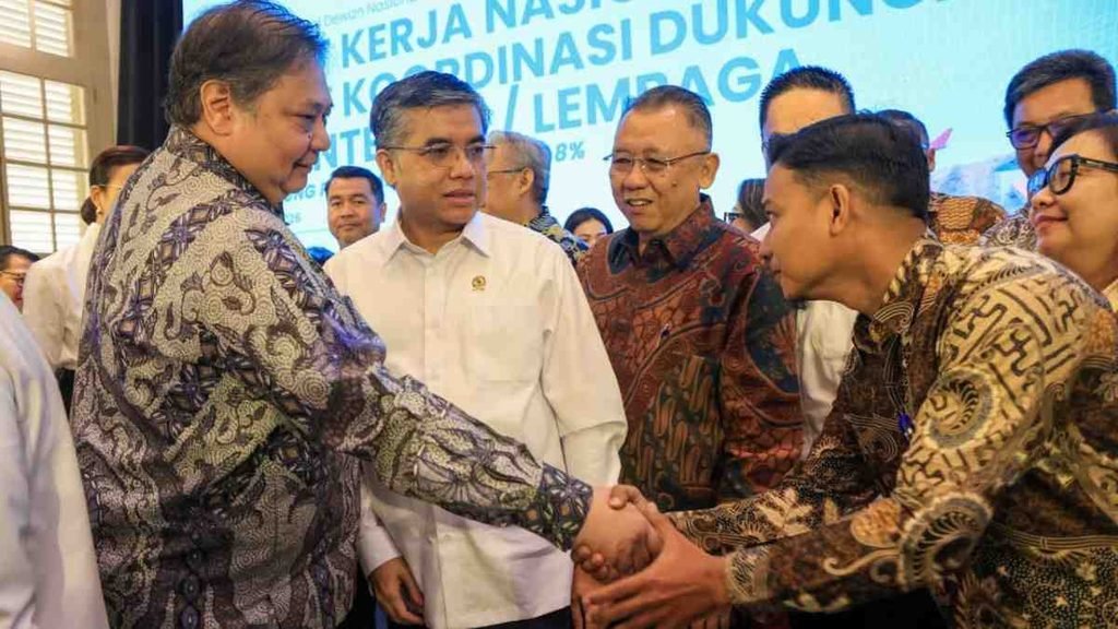 Kemnaker Siapkan Pelatihan Vokasi 4 Bulan di KEK, Targetkan Lulusan Terserap Industri PROKALTIM 2 Menteri Ketenagakerjaan Yassierli bersama pejabat pemerintah dan pemangku kepentingan dalam kegiatan Rapat Kerja Nasional KEK Triwulan III Tahun 2026 di Jakarta.