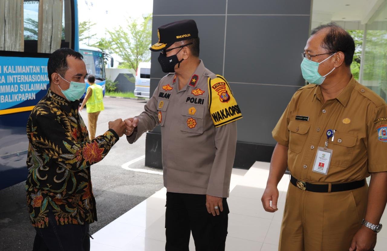 Wakapolda Kaltim Sambut Kunjungan Kerja Komisi II DPR RI di Balikpapan PROKALTIM 1 Wakapolda Kaltim Sambut Kunjungan Kerja Komisi II DPR RI di Balikpapan Wakapolda Kaltim Sambut Kunjungan Kerja Komisi II DPR RI di Balikpapan PROKALTIM