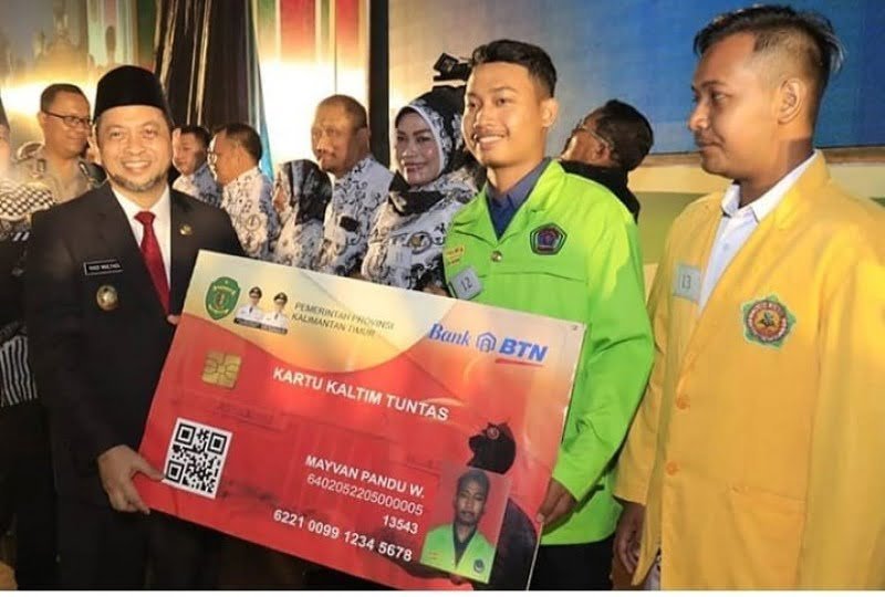 Rp.163 Miliar untuk 44.289 Penerima Beasiswa, Tersalurkan PROKALTIM 1 beasiswa Rp.163 Miliar untuk 44.289 Penerima Beasiswa, Tersalurkan PROKALTIM