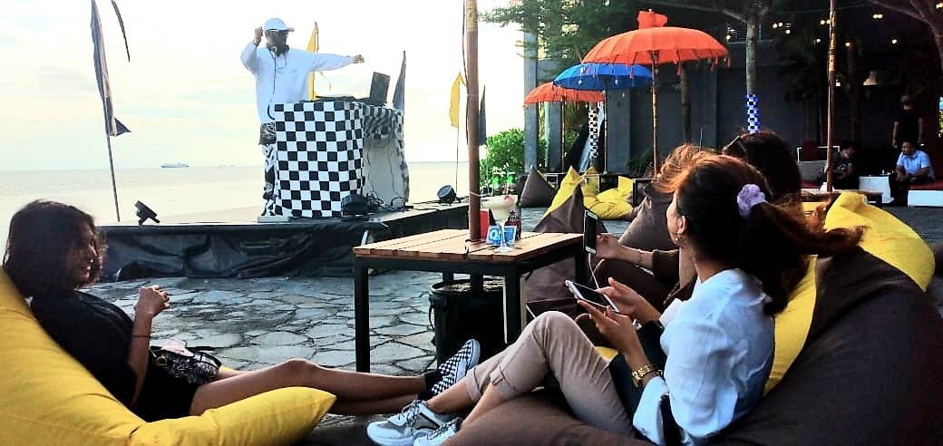 20210107 123351 Tulipe Bar Sajikan View Laut dan Atmosfir Keren dan Asik. PROKALTIM