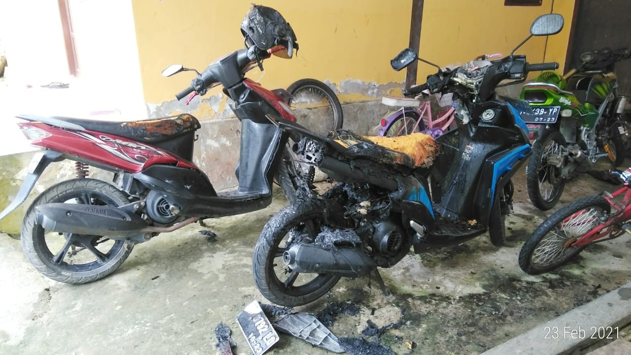 IMG 20210224 WA0018 Misterius! Dua Motor Dibakar Orang Tak Dikenal Kejadian di Sumber Indah RT 35 Batu Ampar PROKALTIM