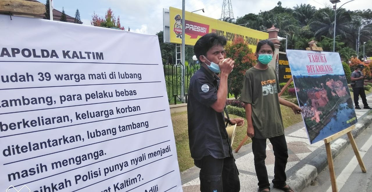 Laporan Mandeg Setahun, Jatam Lakukan Aksi Damai di Mapolda Kaltim Dugaan Tindak Pidana Kehutanan, Tambang dan Lingkungan PROKALTIM 1 IMG 20210530 WA0006 Laporan Mandeg Setahun, Jatam Lakukan Aksi Damai di Mapolda Kaltim Dugaan Tindak Pidana Kehutanan, Tambang dan Lingkungan PROKALTIM