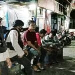 Brimob Batalyon A Pelopor Lakukan Patroli Malam, Imbau Warga Balikpapan Selalu Jaga Prokes