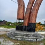 Maling Sikat Tugu Paruh Enggang, Disikat Balik Warga, Tertangkap Basah Lakukan Aksi Dini Hari