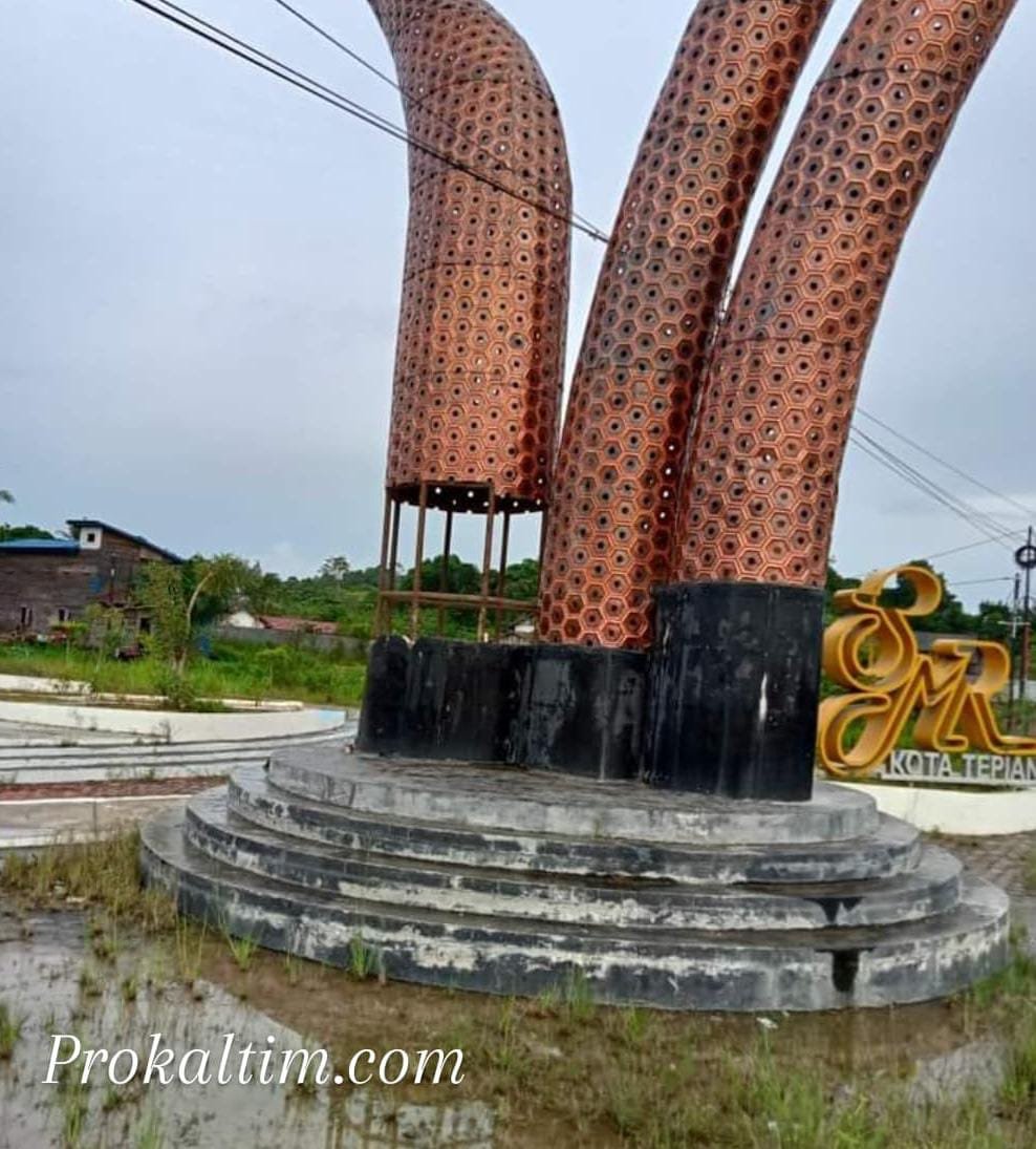 Maling Sikat Tugu Paruh Enggang, Disikat Balik Warga, Tertangkap Basah Lakukan Aksi Dini Hari PROKALTIM 1 WhatsApp Image 2021 06 17 at 22.48.18 Maling Sikat Tugu Paruh Enggang, Disikat Balik Warga, Tertangkap Basah Lakukan Aksi Dini Hari PROKALTIM