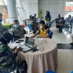 Serbuan Vaksinasi oleh Pangkalan TNI AL Balikpapan di Pelabuhan Semayang Menarget TKBM, Petugas Pelabuhan