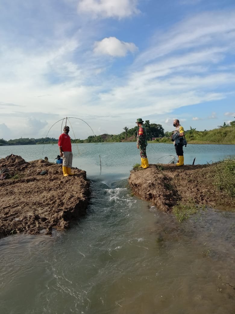 WhatsApp Image 2021 07 04 at 07.23.32 Kolam Bekas Tambang Jebol, Air Limpas Rendam Pemukiman PROKALTIM
