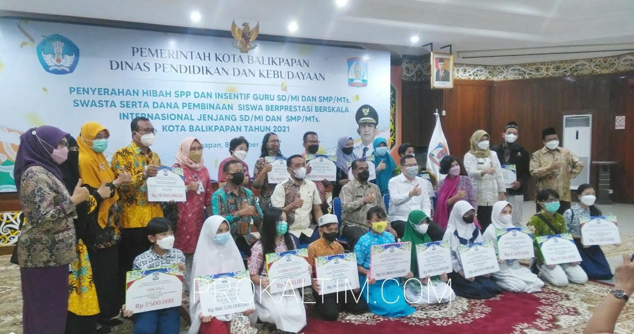 20211010 085023 Pemkot Balikpapan Cairkan Dana Hibah SPP dan Intensif Para Guru PROKALTIM