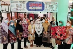 20211021 110941 Ketua Dekranasda Hj Nurlena Membuka Event UMKM Bangkit Exhibition PROKALTIM