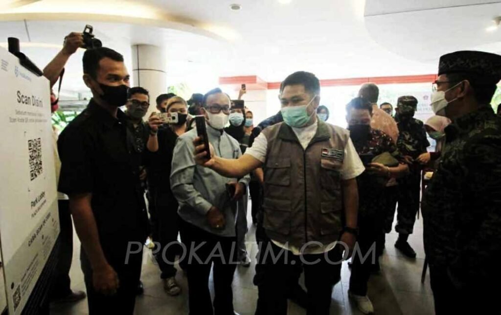 peduli lindungi Rahmad: Mulai Hari Ini Masuk Mall Wajib Pakai Aplikasi Peduli Lindungi PROKALTIM
