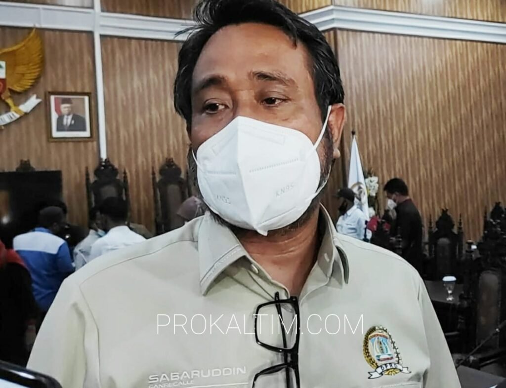 20211206 081100 Sabaruddin Sorot Jalan Trans KM.8, Anggap  Pemerintah Belum Maksimal Laksanakan Pemerataan Pembangunan Infrastruktur PROKALTIM