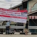11 Rumah Rusak, Warga Bentangkan Spanduk, Pihak RDMP Akan Ganti Biaya Kerusakan