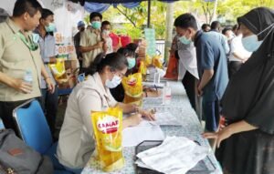 20211229 203517 Ringankan Beban Masyarakat, Apical Group Kolaborasi dengan Kemenko Perekonomian dan GIMNI, Gelar Operasi Pasar Minyak Goreng PROKALTIM