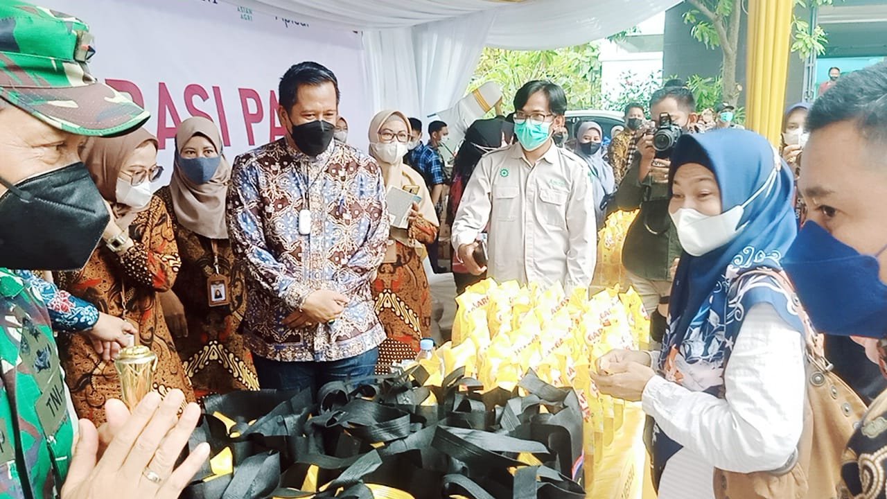 Harga Minyak Goreng Masih Tinggi, Apical Group dan Kementerian Perdagangan Lanjutkan Operasi Pasar PROKALTIM 1 IMG 20220120 WA0004 Harga Minyak Goreng Masih Tinggi, Apical Group dan Kementerian Perdagangan Lanjutkan Operasi Pasar PROKALTIM