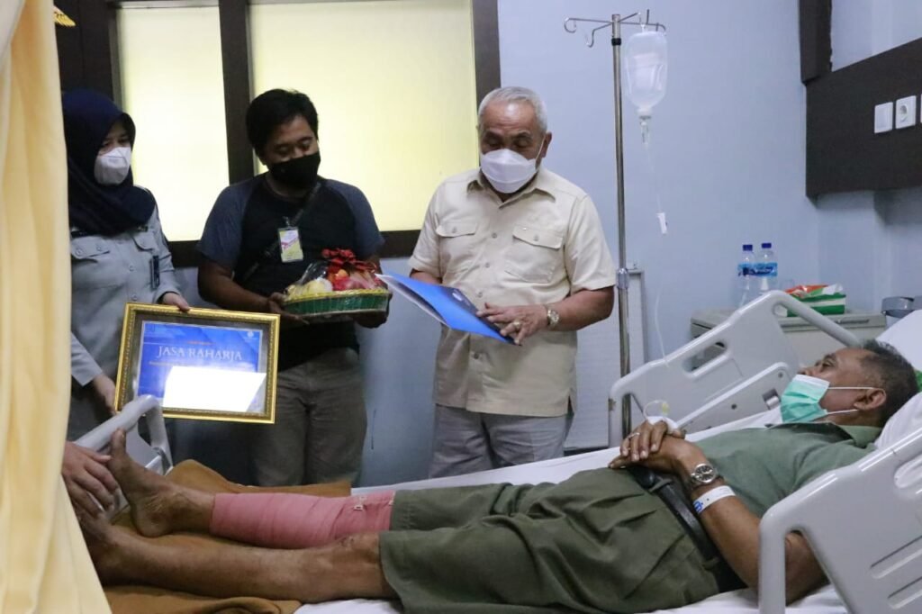 IMG 20220122 WA0006 Jasa Raharja Bersama Gubernur, Kapolda dan Bapenda Kaltim, Menyerahkan Santunan Kepada 34 Korban Kecelakaan Muara Rapak Secara Simbolis PROKALTIM