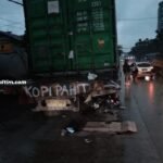 Tabrak Kontainer Parkir, Dua Remaja Meninggal Di Tempat