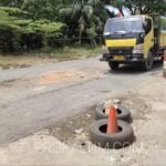 Warga Keluhkan Kelurahan Kariangau, Jalan Antar Kota Kabupaten, Rusak Parah