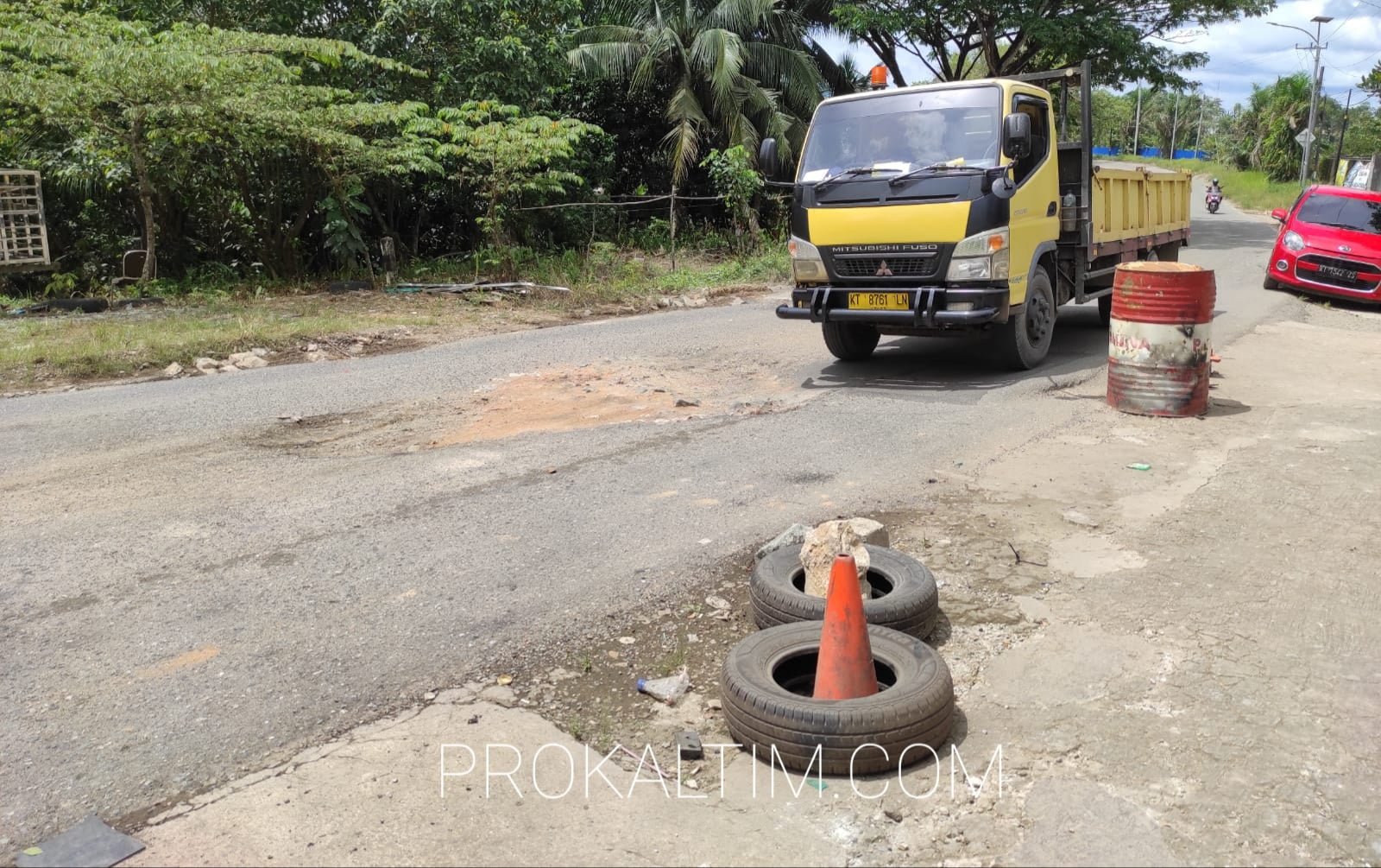 20220310 103647 Warga Keluhkan Kelurahan Kariangau, Jalan Antar Kota Kabupaten, Rusak Parah PROKALTIM