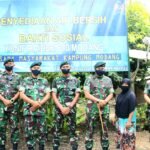 Yonif Raider 600/Modang Bagikan Sembako dan Persembahkan Sarana Air Bersih Kepada Masyarakat Modang