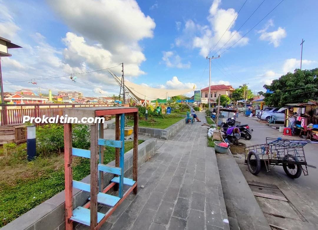 Ironi Taman Odah Bekesah, Mulai Lusuh, Toilet Dikunci, Serta Menjadi Target Pencuri PROKALTIM 1 WhatsApp Image 2022 03 13 at 03.26.50 Ironi Taman Odah Bekesah, Mulai Lusuh, Toilet Dikunci, Serta Menjadi Target Pencuri PROKALTIM