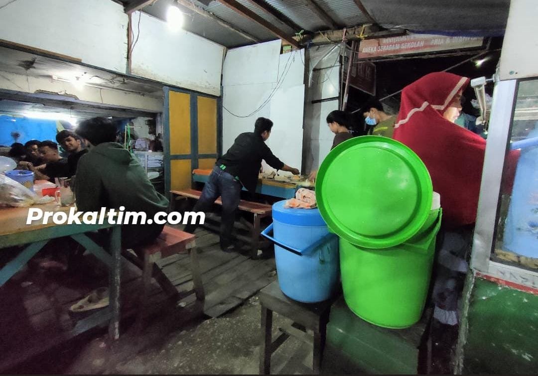 WhatsApp Image 2022 03 17 at 13.30.07 Berkah Puasa Nisfu, Warung Makan di Sepanjang Lambung Mangkurat Ramai Pengunjung PROKALTIM