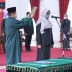 Gubernur Isran Lantik Sri Wahyuni Sebagai Sekda Provinsi Kaltim