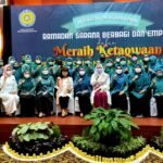 TP-PKK dan Blue Sky Hotel Balikpapan, Bagikan Bingkisan Lebaran Kepada 102 Lansia